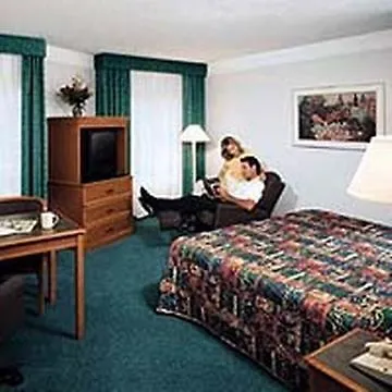 Oyo N Sheridan Rd & Airport Hotel Tulsa