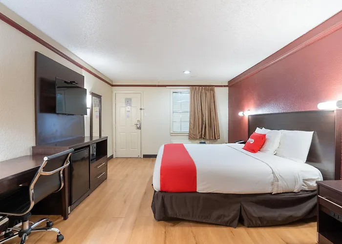 Hotel Oyo N Sheridan Rd & Airport Tulsa
