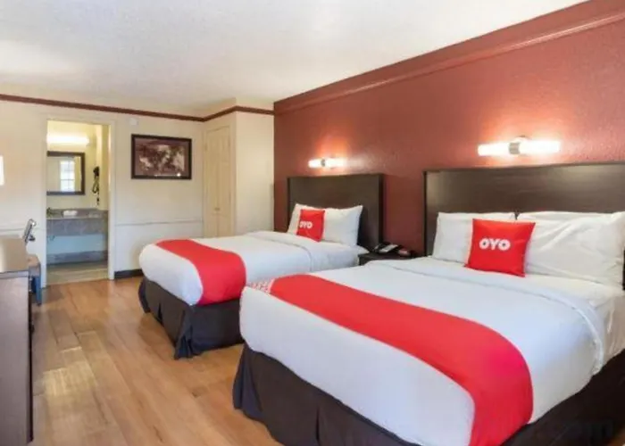 Hotel Oyo N Sheridan Rd & Airport